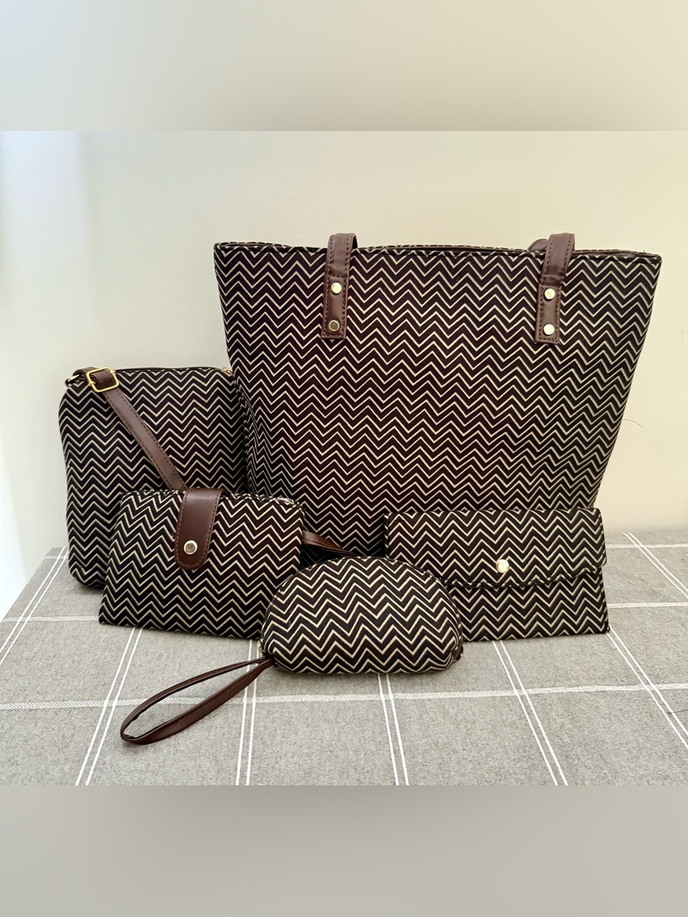 Brown Chevron Tote Bag Set - Versatile Women’s Handbag Collection (a set of 5)